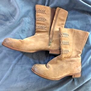 Ugg Caitlyn Embellished Leather Boots w Shearling Lining SN 3182 Size 8